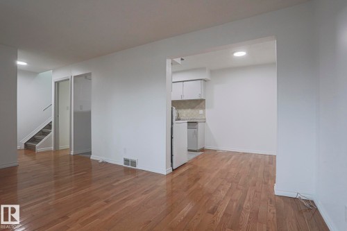 6 14205 82 Street, Edmonton, AB - Indoor