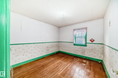 11239 97 Street, Edmonton, AB - Indoor Photo Showing Other Room