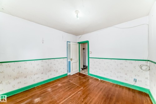 11239 97 Street, Edmonton, AB - Indoor Photo Showing Other Room