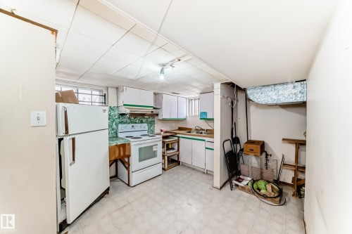 11239 97 Street, Edmonton, AB - Indoor Photo Showing Kitchen