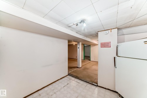 11239 97 Street, Edmonton, AB - Indoor