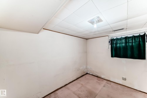 11239 97 Street, Edmonton, AB - Indoor Photo Showing Other Room