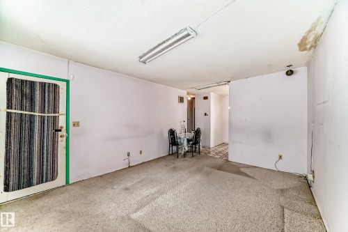11239 97 Street, Edmonton, AB - Indoor Photo Showing Other Room