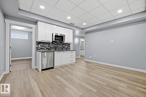 1251 Secord Landing, Edmonton, AB - Indoor Photo Showing Kitchen