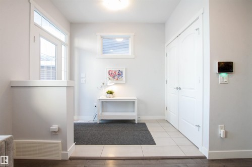 16752 15 Avenue, Edmonton, AB - Indoor Photo Showing Other Room