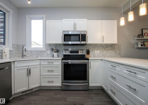16752 15 Avenue, Edmonton, AB - Indoor Photo Showing Kitchen With Upgraded Kitchen