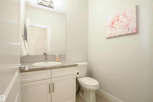 16752 15 Avenue, Edmonton, AB - Indoor Photo Showing Bathroom
