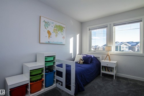 16752 15 Avenue, Edmonton, AB - Indoor Photo Showing Bedroom