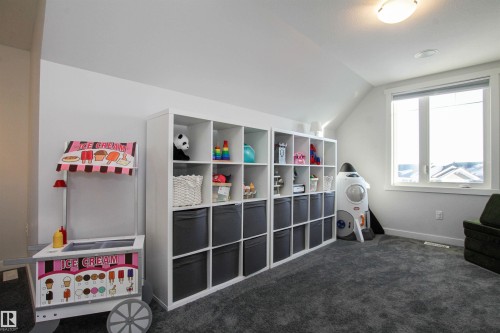 16752 15 Avenue, Edmonton, AB - Indoor Photo Showing Bedroom