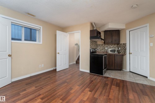 3769 23 Street, Edmonton, AB - Indoor Photo Showing Kitchen