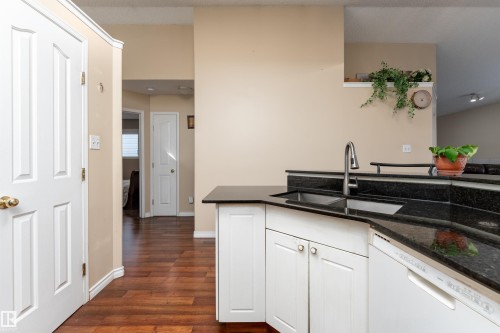 3769 23 Street, Edmonton, AB - Indoor Photo Showing Kitchen