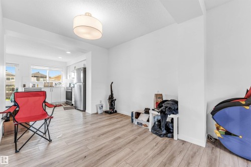 1106 Aster Boulevard, Edmonton, AB - Indoor