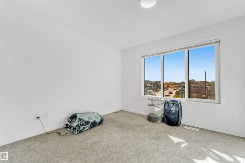 1106 Aster Boulevard, Edmonton, AB - Indoor