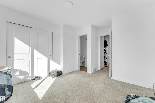 1106 Aster Boulevard, Edmonton, AB - Indoor