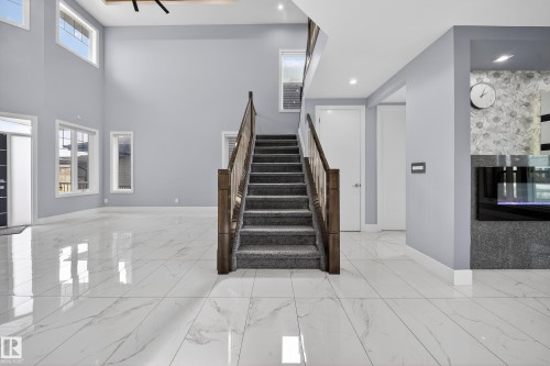 4112 8 Street, Edmonton, AB - Indoor Photo Showing Other Room