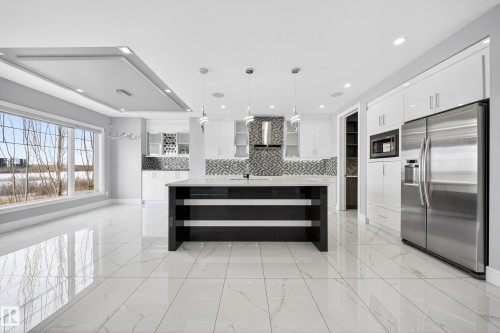 4112 8 Street, Edmonton, AB - Indoor