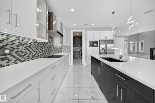 4112 8 Street, Edmonton, AB - Indoor Photo Showing Kitchen With Upgraded Kitchen