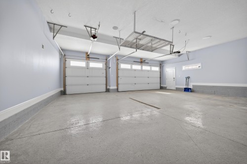 4112 8 Street, Edmonton, AB - Indoor Photo Showing Garage