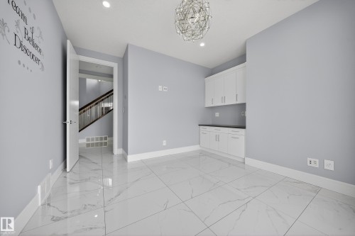 4112 8 Street, Edmonton, AB - Indoor