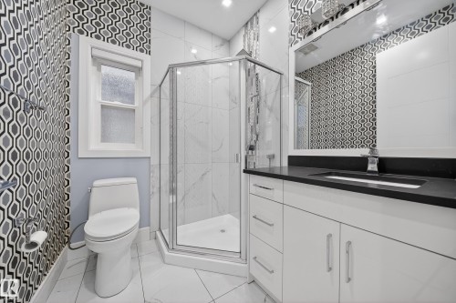 4112 8 Street, Edmonton, AB - Indoor Photo Showing Bathroom