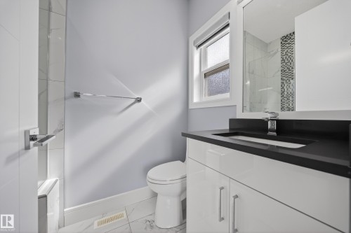 4112 8 Street, Edmonton, AB - Indoor Photo Showing Bathroom
