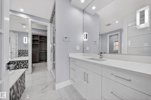 4112 8 Street, Edmonton, AB - Indoor Photo Showing Bathroom