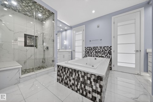 4112 8 Street, Edmonton, AB - Indoor Photo Showing Bathroom