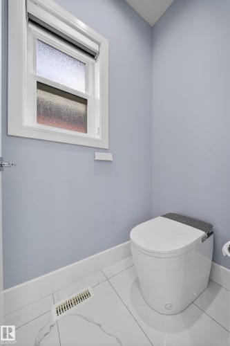 4112 8 Street, Edmonton, AB - Indoor Photo Showing Bathroom
