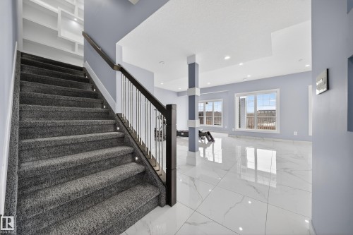 4112 8 Street, Edmonton, AB - Indoor Photo Showing Other Room