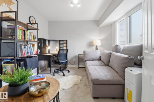 301 8527 82 Avenue, Edmonton, AB - Indoor Photo Showing Living Room