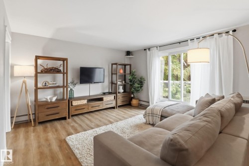 301 8527 82 Avenue, Edmonton, AB - Indoor Photo Showing Living Room
