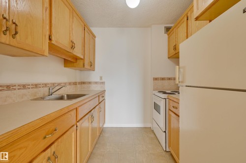 802 10011 116 Street, Edmonton, AB - Indoor Photo Showing Kitchen
