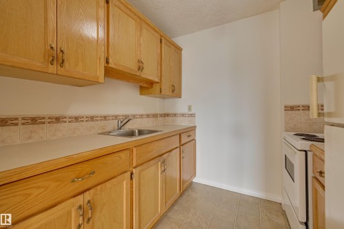 802 10011 116 Street, Edmonton, AB - Indoor Photo Showing Kitchen