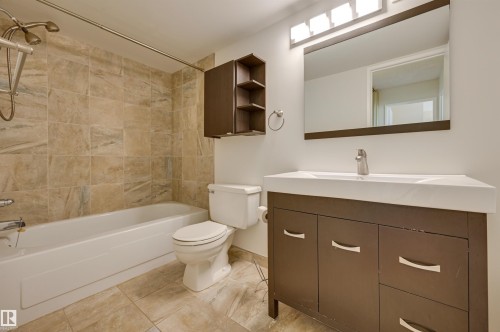 802 10011 116 Street, Edmonton, AB - Indoor Photo Showing Bathroom