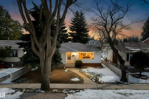 9613 151 Street  Edmonton, AB T5P 1S5