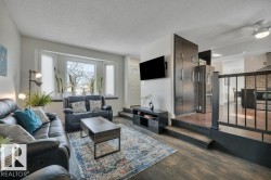 1939 68 Street NW  Edmonton, AB T6K 2J1