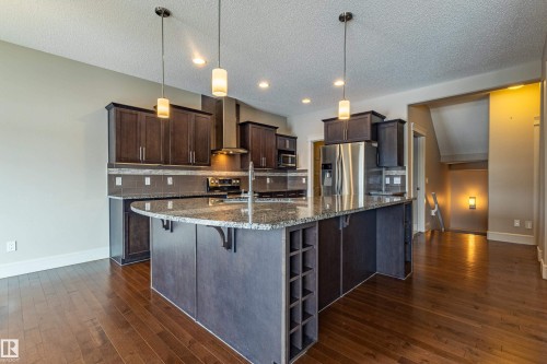 4906 Crabapple Lane Sw, Edmonton, AB - Indoor Photo Showing Kitchen With Upgraded Kitchen