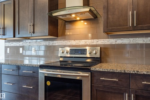 4906 Crabapple Lane Sw, Edmonton, AB - Indoor Photo Showing Kitchen