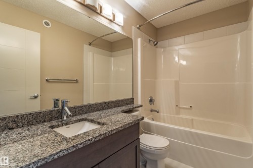 4906 Crabapple Lane Sw, Edmonton, AB - Indoor Photo Showing Bathroom