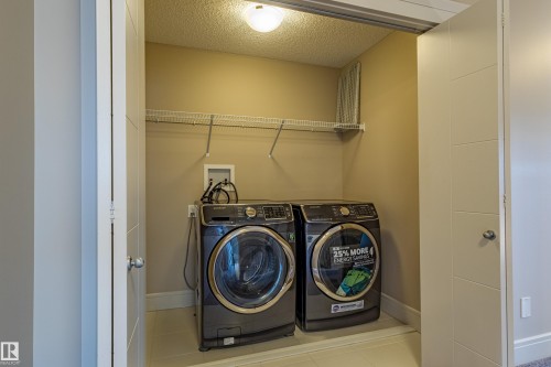 4906 Crabapple Lane Sw, Edmonton, AB - Indoor Photo Showing Laundry Room
