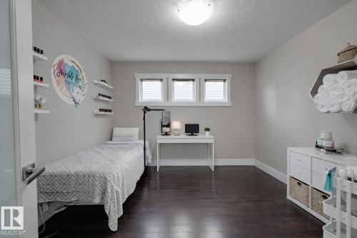 1564 36 Avenue, Edmonton, AB - Indoor Photo Showing Bedroom