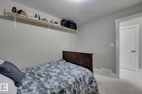 1564 36 Avenue, Edmonton, AB - Indoor Photo Showing Bedroom
