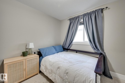 1564 36 Avenue, Edmonton, AB - Indoor Photo Showing Bedroom