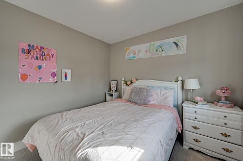 1564 36 Avenue, Edmonton, AB - Indoor Photo Showing Bedroom