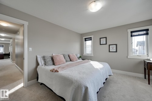 1564 36 Avenue, Edmonton, AB - Indoor Photo Showing Bedroom