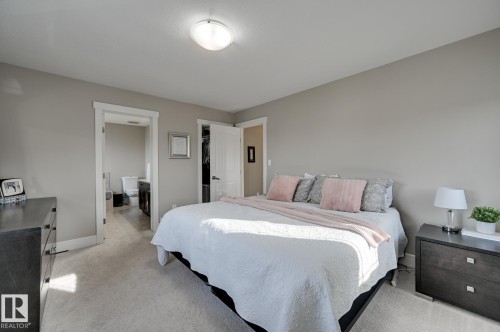 1564 36 Avenue, Edmonton, AB - Indoor Photo Showing Bedroom
