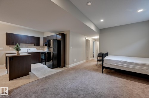 1564 36 Avenue, Edmonton, AB - Indoor Photo Showing Kitchen
