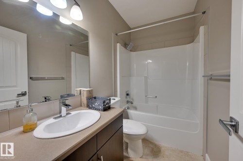 1564 36 Avenue, Edmonton, AB - Indoor Photo Showing Bathroom