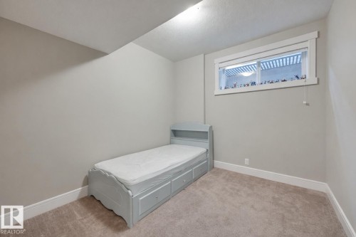 1564 36 Avenue, Edmonton, AB - Indoor Photo Showing Bedroom