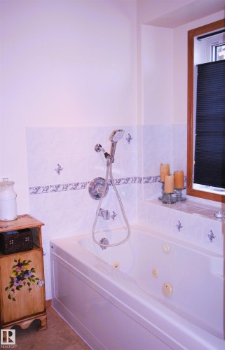 26 Simonette Crescent, Devon, AB - Indoor Photo Showing Bathroom